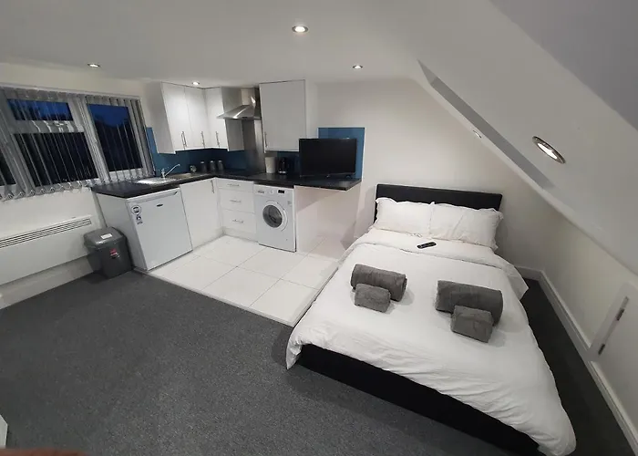 New Self Contained Flat,In Hayes, Free Parking Hotel Northolt 