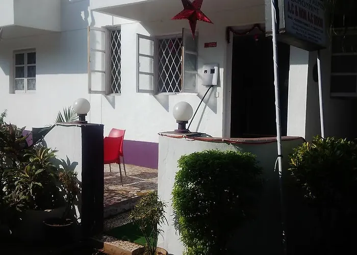 Sugar Plum Macedo Palms Bed & Breakfast Baga