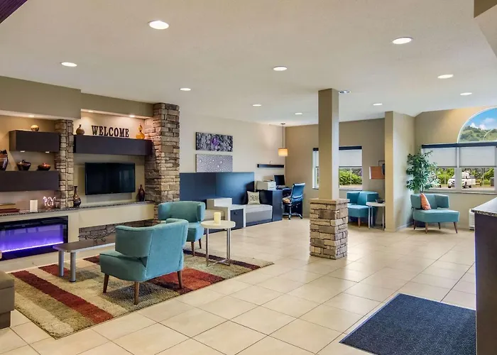 Sleep Inn & Suites Steubenville At The University