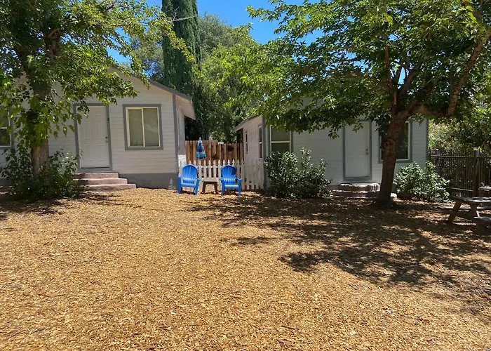 Clearlake Cabins