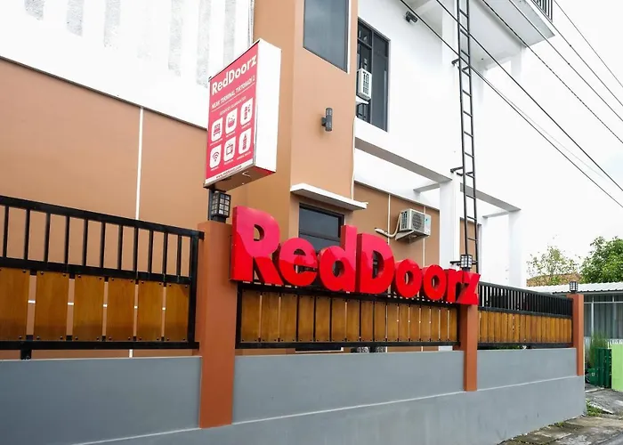 Reddoorz Near Terminal Tirtonadi 2 Hotel Surakarta 