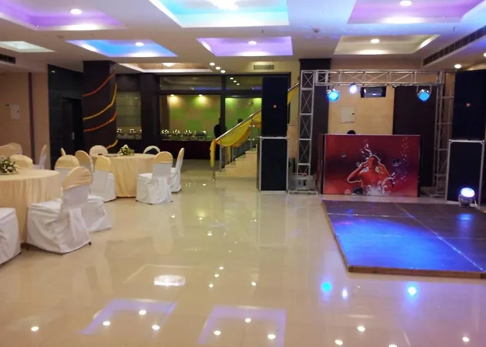 Oyo 1227 Hotel Rousha Inn Ghaziabad