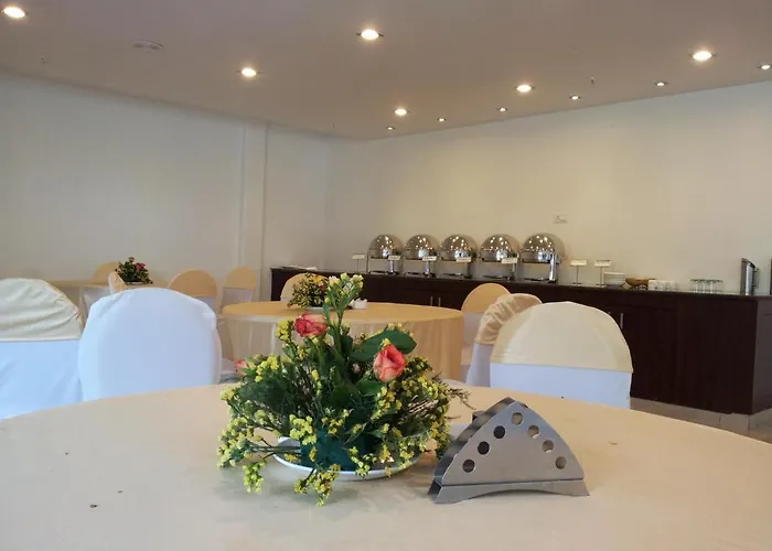 Oyo 1227 Hotel Rousha Inn Ghaziabad