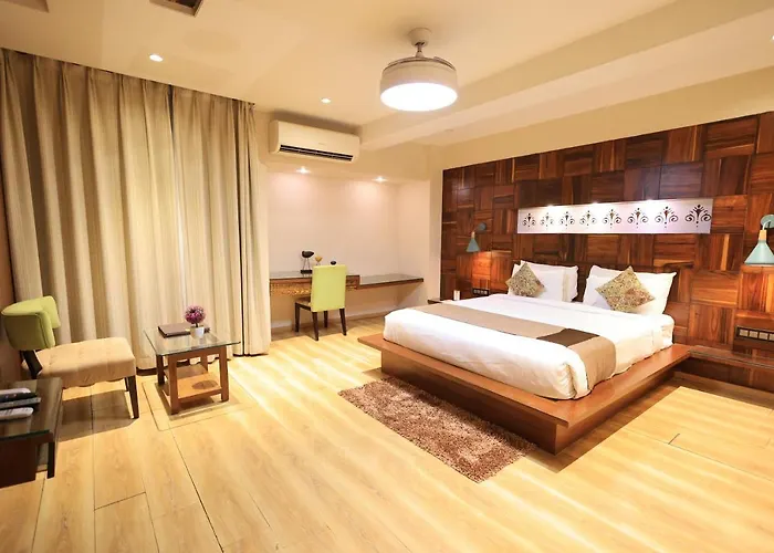 Hotel Rs Exclusive Stay & Fine Dine - Near To Akola Junction