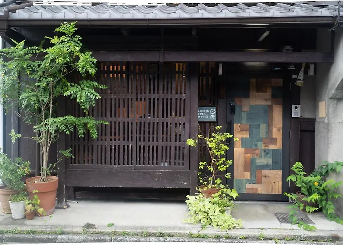 六根ゲストハウス Rokkon Guest House Kyoto