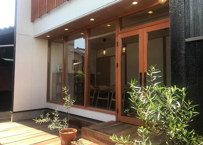 Quaint House Naoshima Hotel