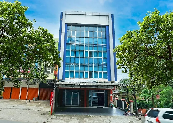 Oyo 90390 Hotel Rd Premium Palembang