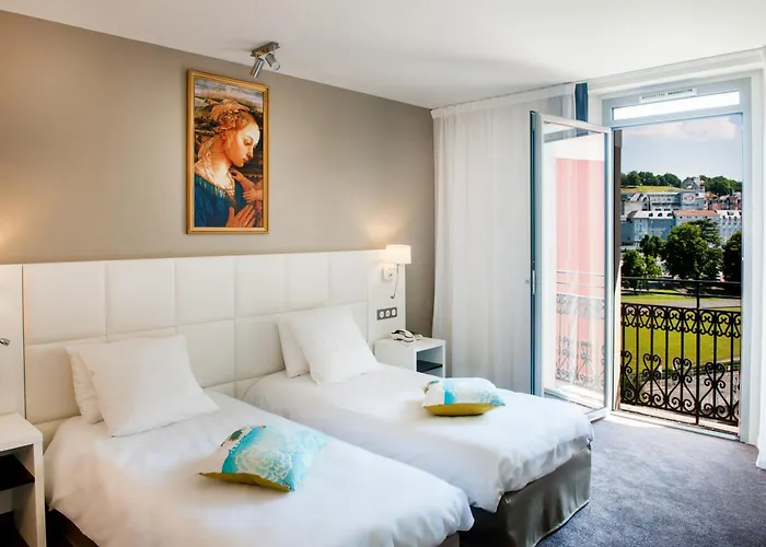 Hotel Chapelle Et Parc Lourdes