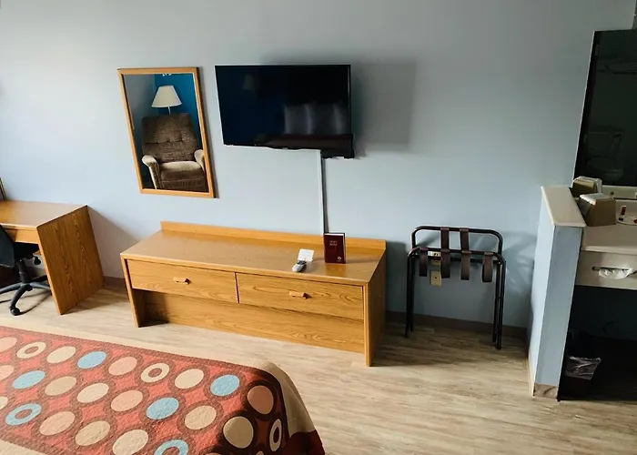 Super 8 By Wyndham Crete Motel