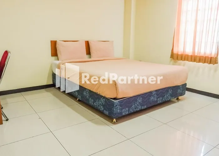 Grand Kembar Hotel Mitra Reddoorz Bandung