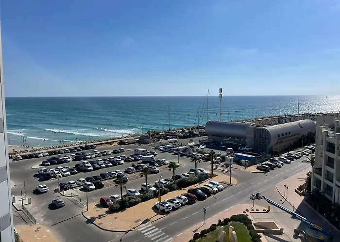 Oceanus Apartment Hotel Herzliya