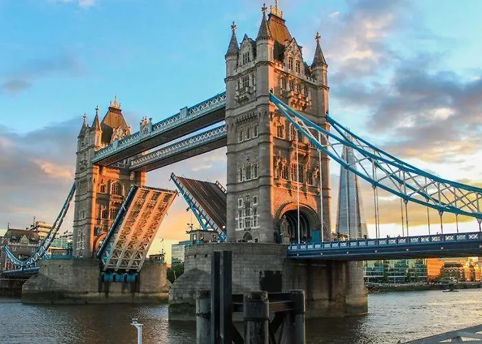 Birds Nest - Surrey Quays Hotel London