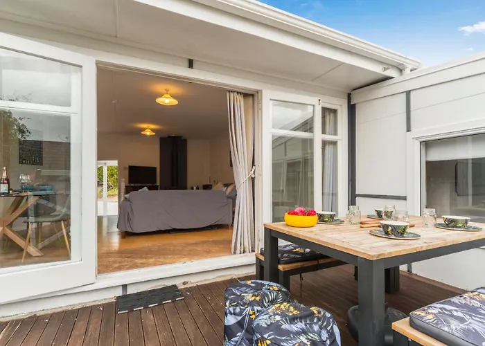 Kereru Lodge - Two Mile Bay Holiday Home Taupo