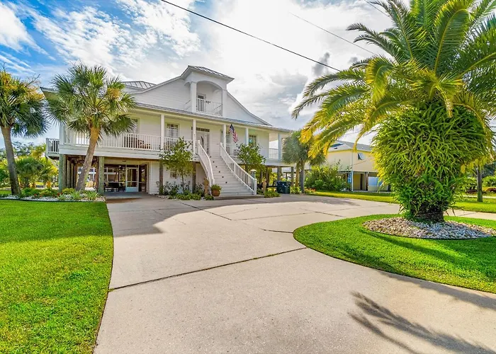Hideaway On The Bay Hotel Pensacola