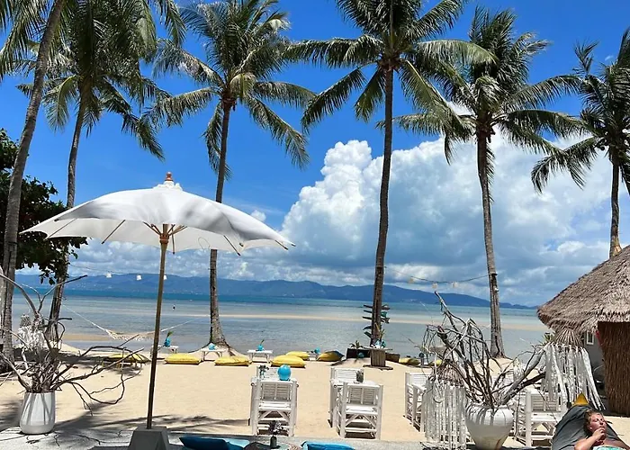 Sea Love Beach Bar & Bungalows Ban Tai