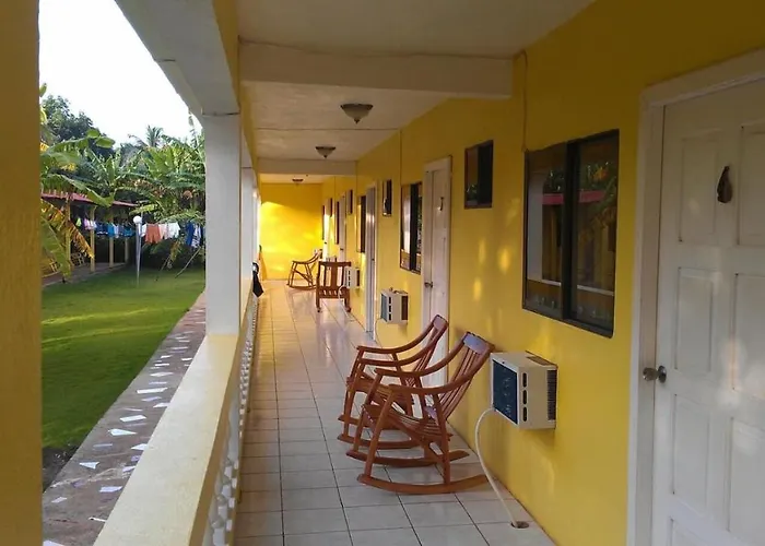 Sunshine Hotel Little Corn Island