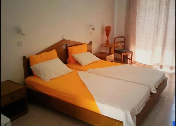 Room In Studio - Rock Garden Apartment By The Beach Pefki 