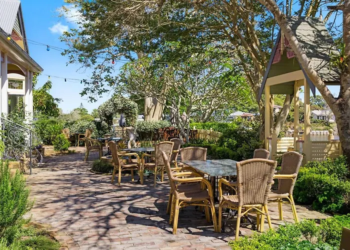 The Old Bank Gladstone Licensed Restaurant & Boutique Accommodation Hat Head