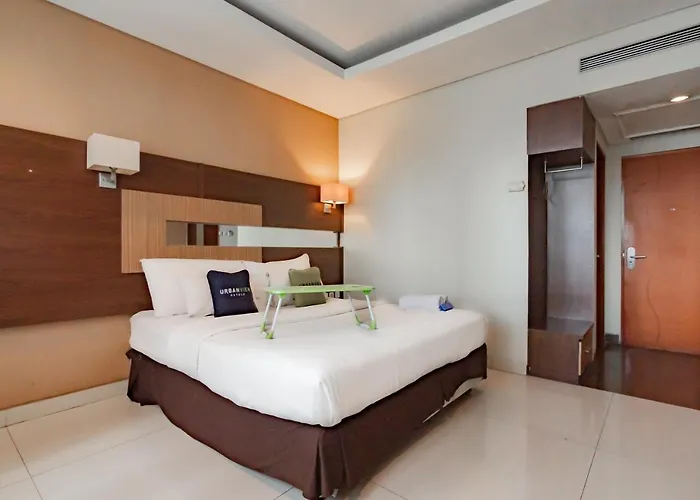 Urbanview Hotel Newton Riau Bandung