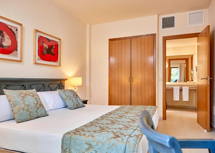 Zafiro Cala Mesquida Aparthotel