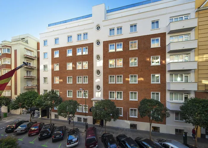 Neomagna Madrid Otel