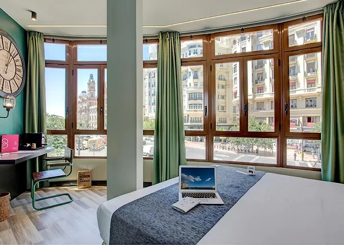 Casual Vintage Valencia Hotel