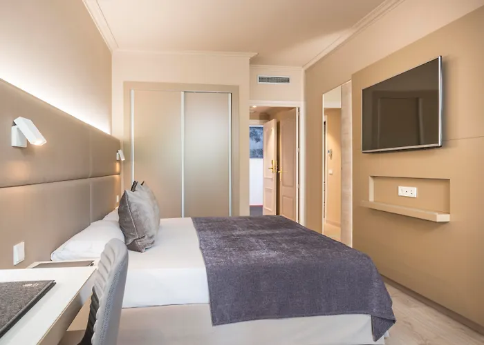 Salles Hotel Pere IV Барселона