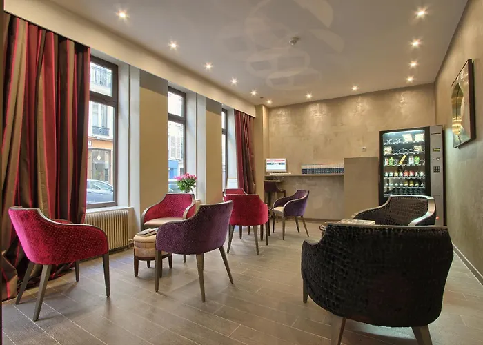 Villa Margaux Opera Montmartre Paris