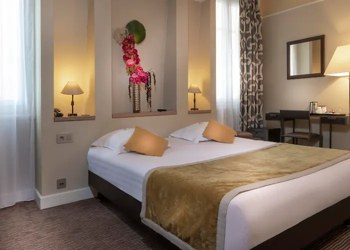 Hotel Du Bois Champs-Elysees Paris