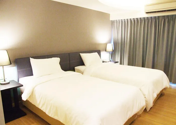 Grand Tower Inn Sathorn Hotel กรุงเทพมหานคร