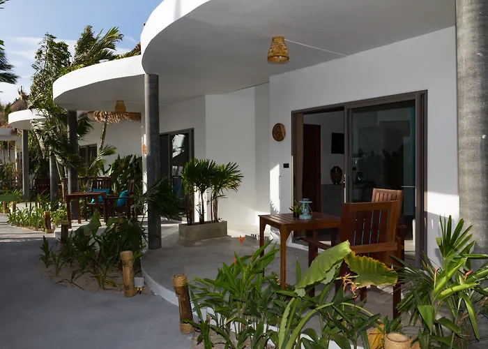 Secret Garden Beach Resort Bang Rak Beach 