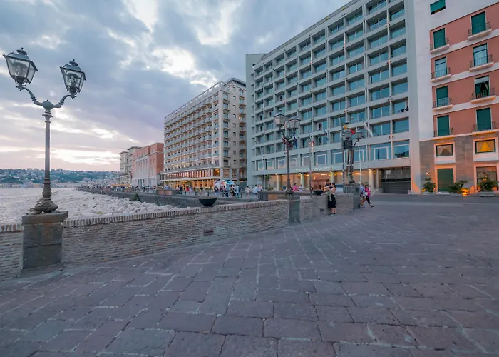 Hotel Royal Continental Nápoly