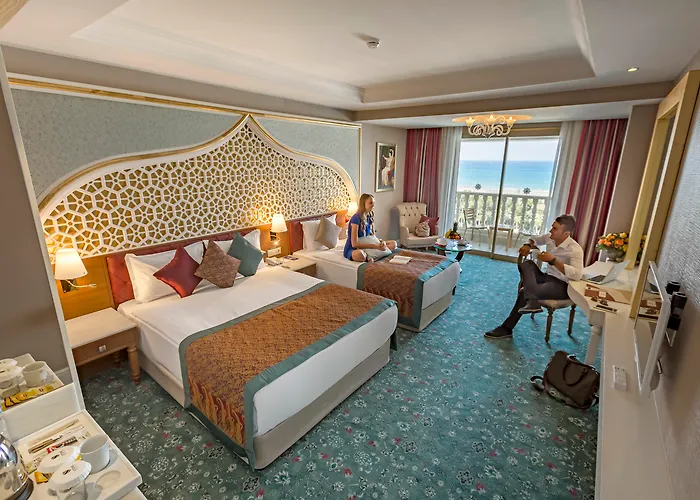 Royal Taj Mahal Hotel Side