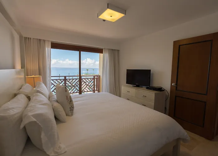 The Bannister Hotel & Yacht Club By Mint Samana