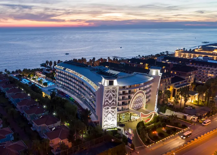 Q Premium Resort Hotel Okurcalar