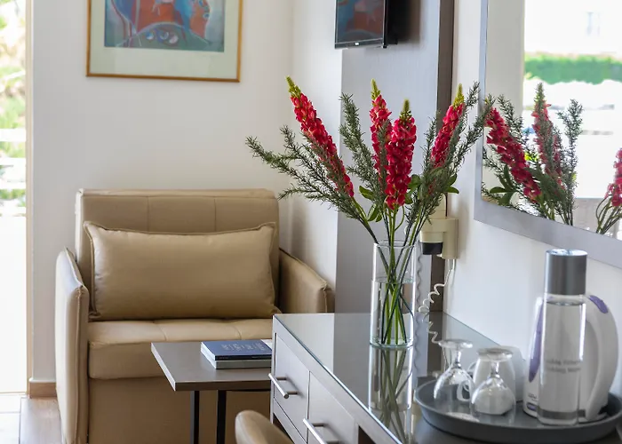 Queens Bay Hotel Kissonerga