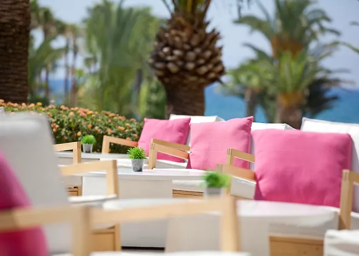 Sandy Beach Hotel & Spa - Ex Sentido Larnaca