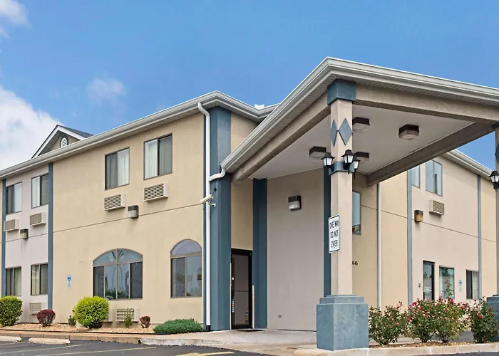 Travelodge By Wyndham St. Louis Berkeley