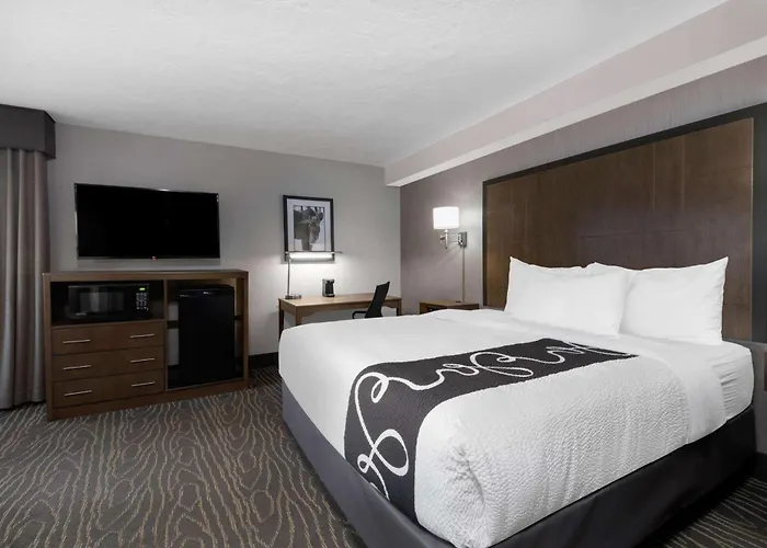 La Quinta By Wyndham Anchorage Airport Hotel
