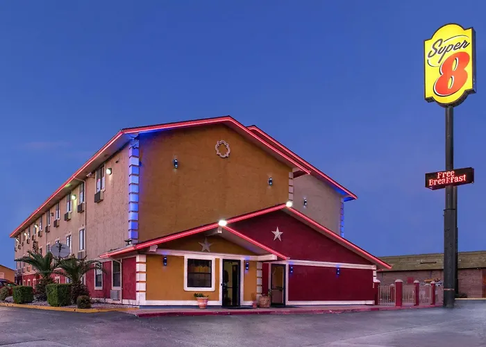 Hotel Super 8 By Wyndham San Antonio/I-35 North