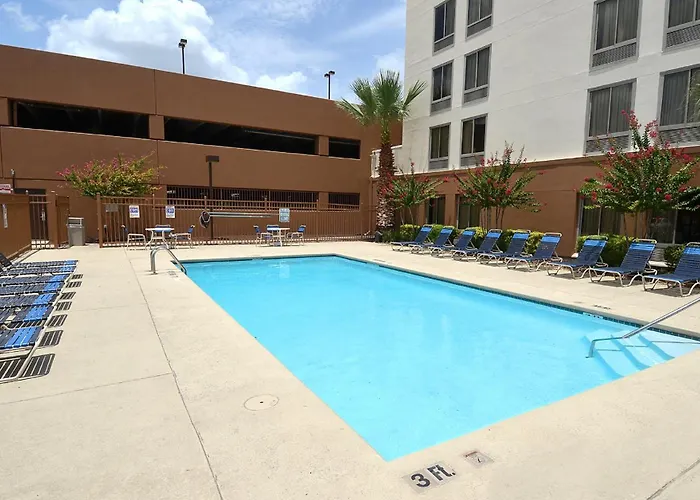 Red Roof Inn Plus+ San Antonio Downtown - Riverwalk