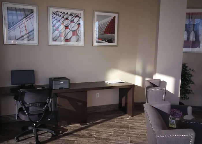 Ramada By Wyndham Lexington North Hotel & Conference Center