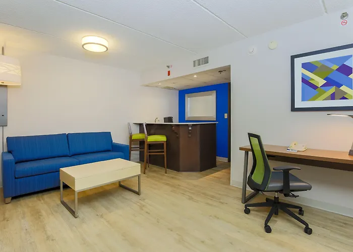 Holiday Inn Express Milwaukee - West Medical Center By Ihg Wauwatosa