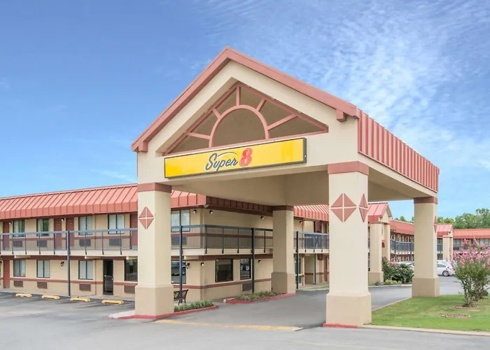 Super 8 By Wyndham Tulsa - Route 66 Hotel