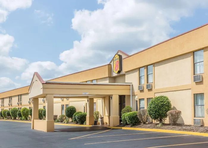 Super 8 By Wyndham Knoxville Downtown Area
