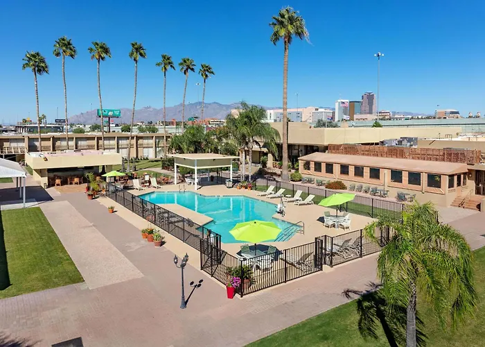 Hotel Ramada By Wyndham Tucson