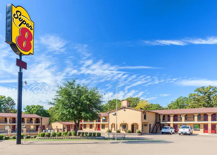 Super 8 By Wyndham Mt. Pleasant Tx Hotel Mount Pleasant