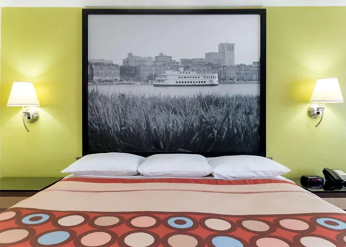 Super 8 By Wyndham Brunswick/St Simons Island Area Hotel