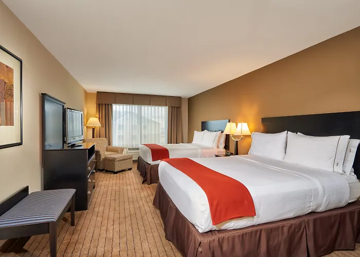Holiday Inn Express&Suites El Paso Airport by IHG