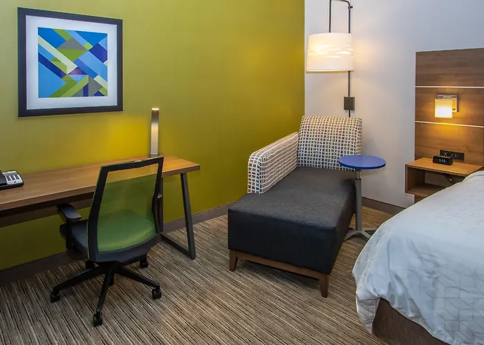 Holiday Inn Express Hotel & Suites Roseville - Galleria Area By Ihg